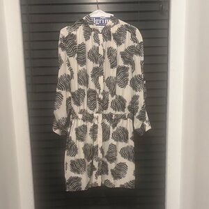 Diane Von Furstenberg Black and White Wave Dress 100 Silk